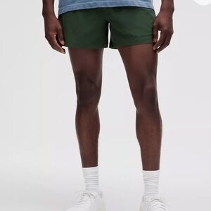 NWT Pace Breaker Short 5"
Size XXL